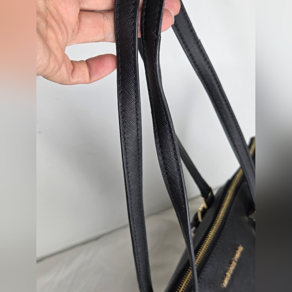 Michael Kors aprox 11"x10"inchs- Black Tote Bag W/ Golden Hardware - Picture 7 of 15